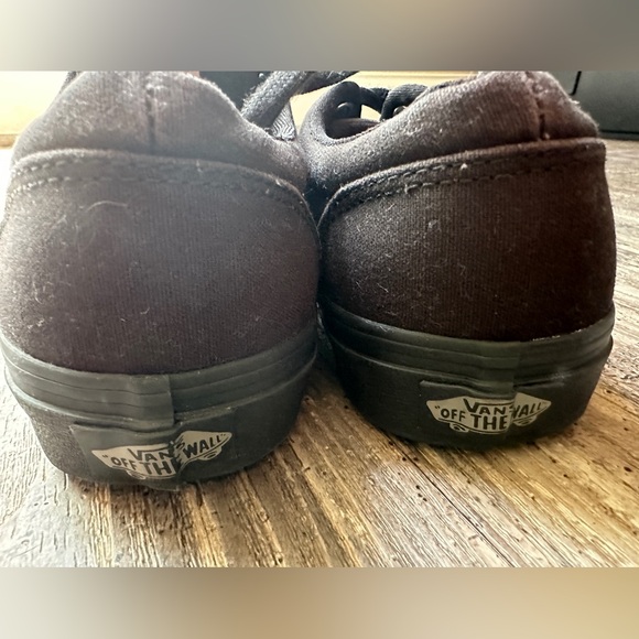 Women’s size 7.5 Vans - Picture 4 of 4